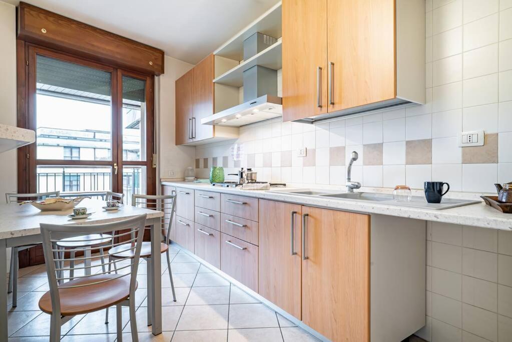 Broletto Park Apartment - Affitti Brevi Italia Lecco Buitenkant foto