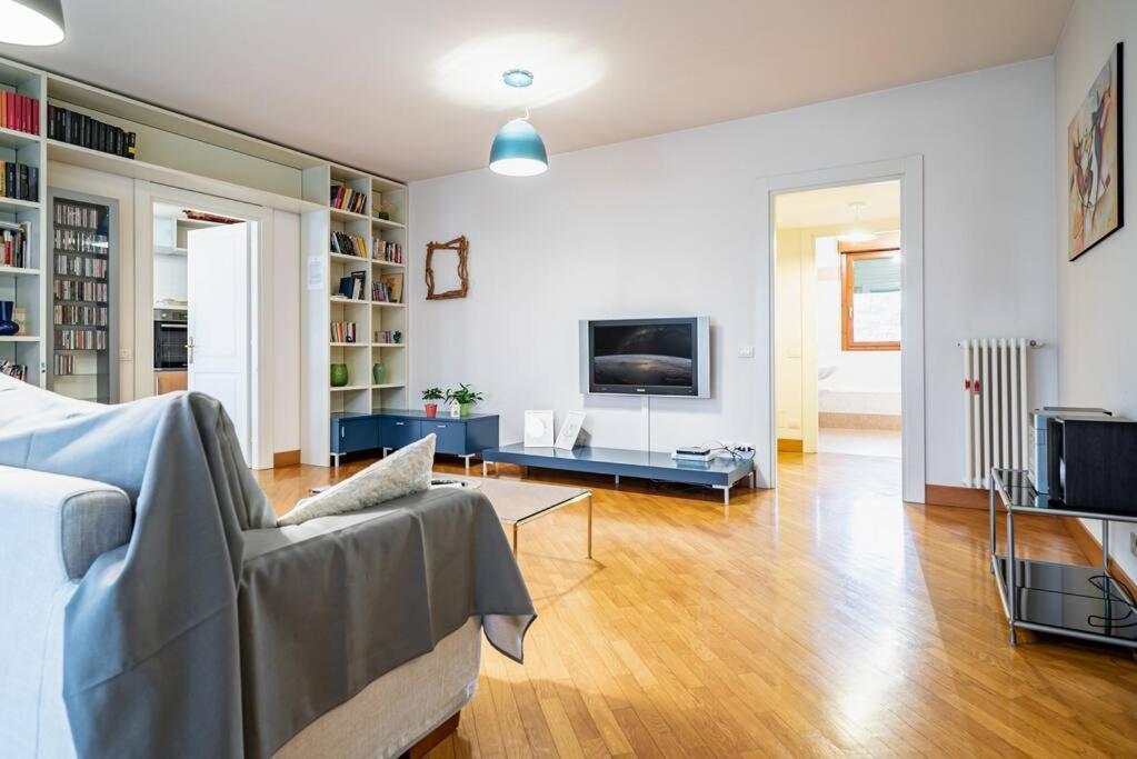 Broletto Park Apartment - Affitti Brevi Italia Lecco Buitenkant foto